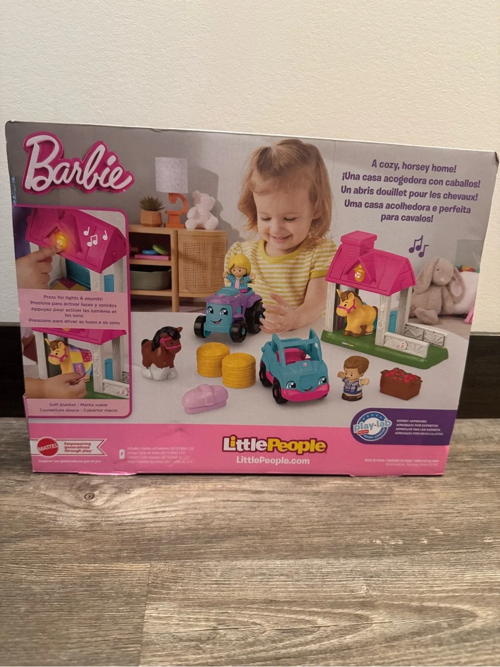 Little people Barbie horse stable